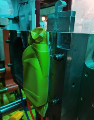 Three Layer HDPE 1L Lubricant Bottle Blow Molding Machine